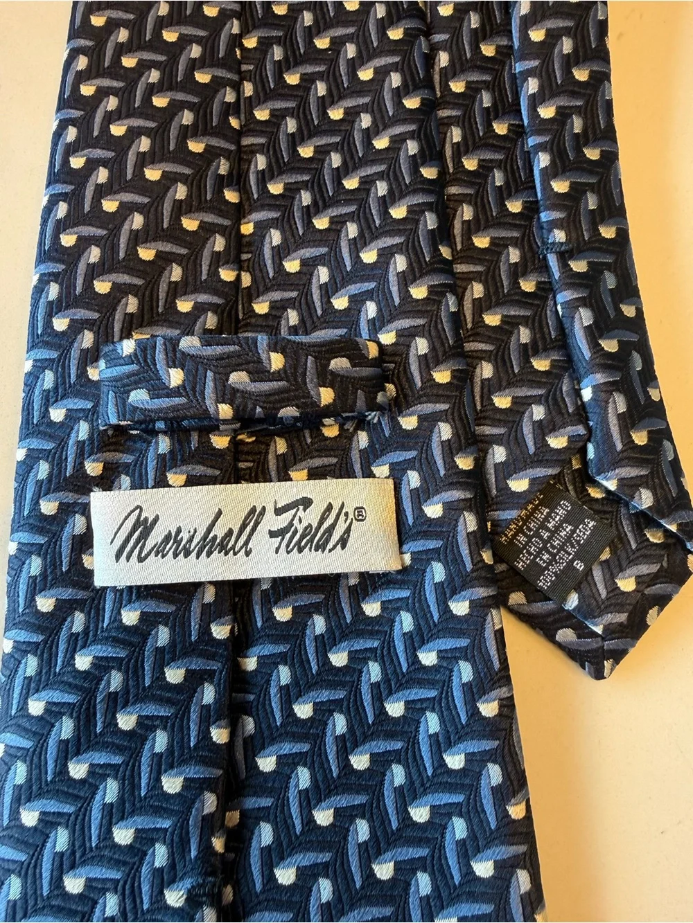 Vintage Marshall Field’s Men’s 100% Silk Tie Blue Geometric Made USA 59.5”